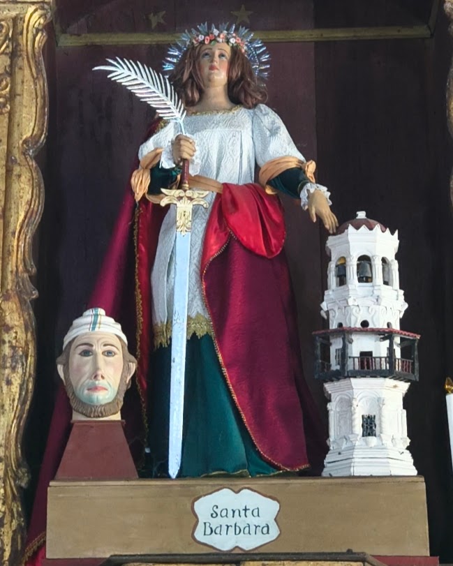 Escultura alusiva a Santa Barbara en Mompox